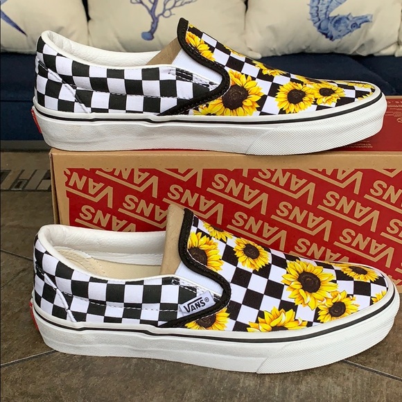 VANS CLASSIC SLIP ON CUSTOM SUNFLOWER/CHECKERBOARD - Picture 2 of 16